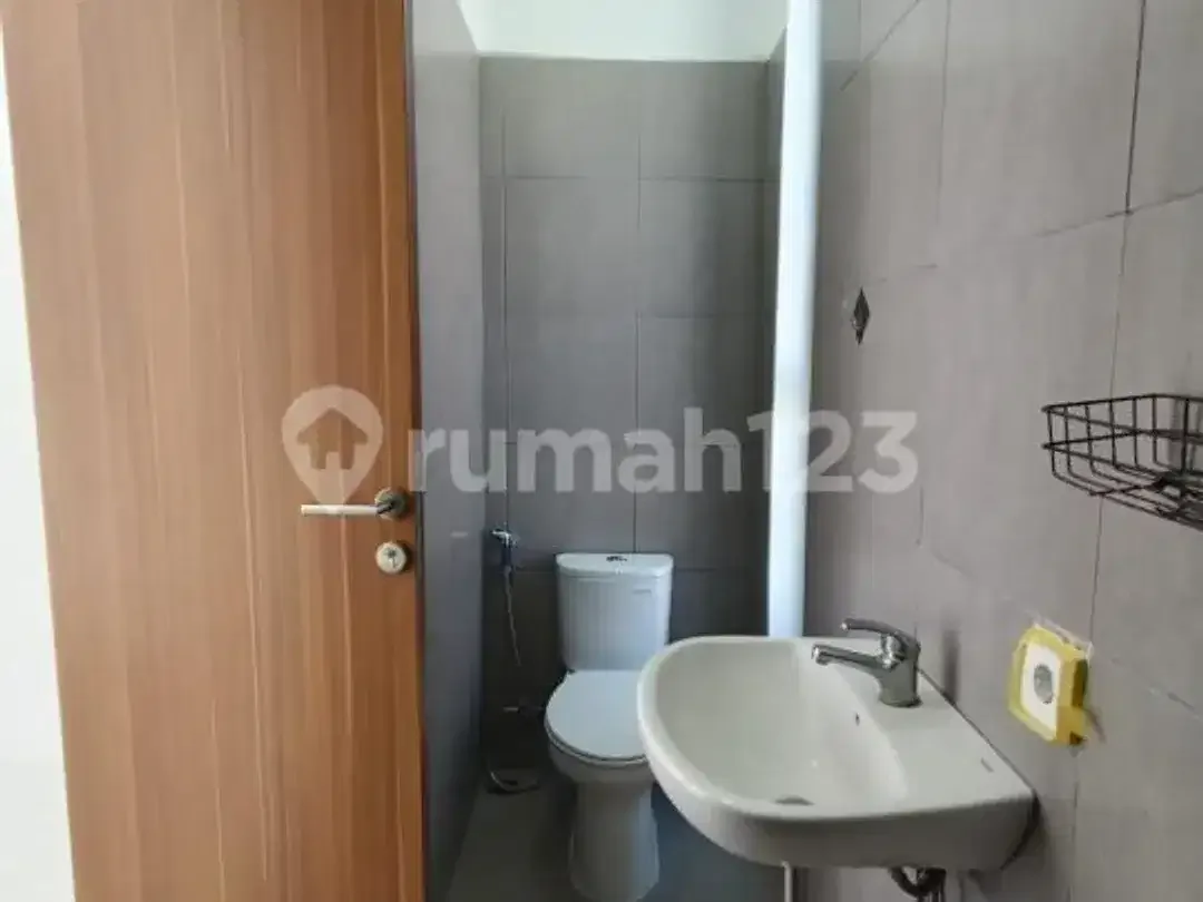 Villa Sejuk dan Tenang Cocok untuk Hunian Bersama Keluarga - Image 9 of 10