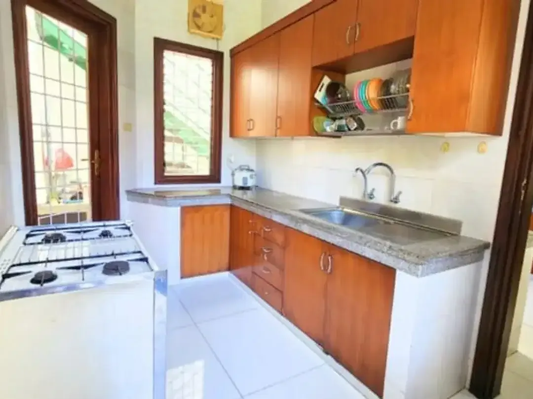 Dijual Villa Di Lingkungan Yang Nyaman Area Renon Denpasar - Image 9 of 10