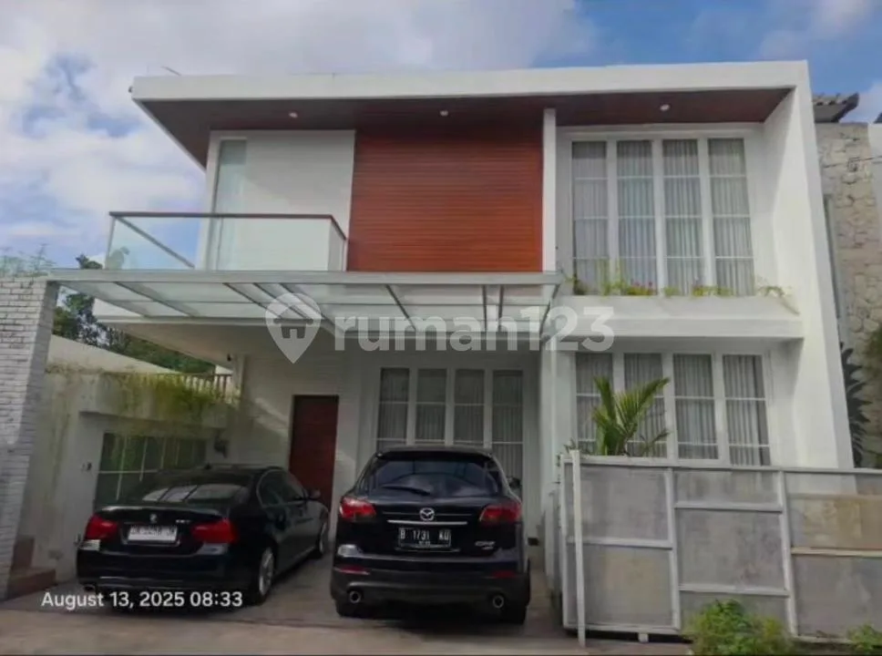 Rumah Semi Villa 2 Lantai Siap Huni Renon - Image 1 of 4