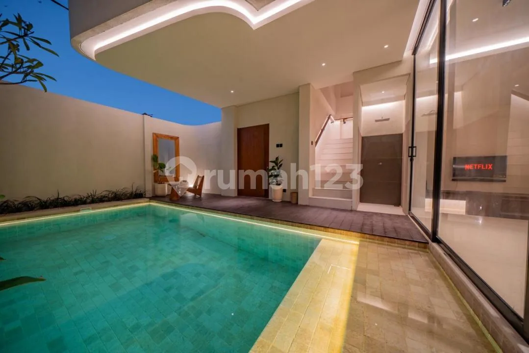 Exclusive 2 Bedrooms Villa In Seminyak - Image 4 of 4