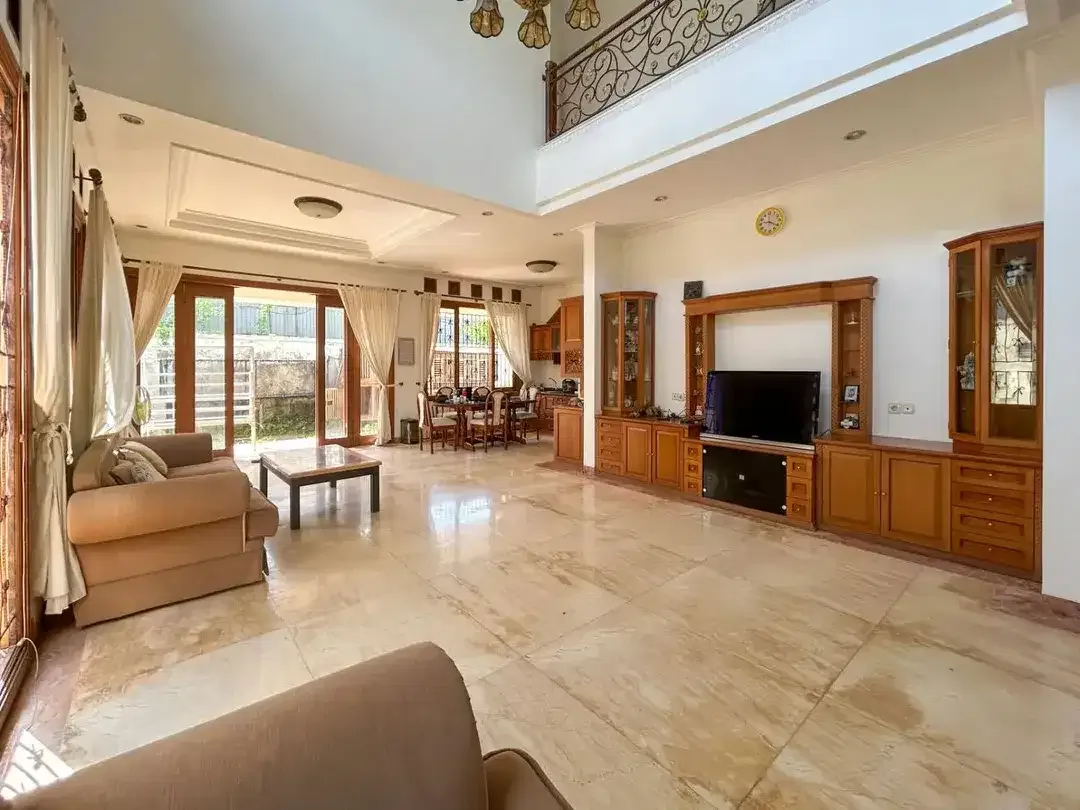 Dijual Cepat! Rumah 2 Lantai 5BR di Teras Ayung Gatsu Timur Denpasar Bali – Eksklusif & Siap Huni - Image 7 of 10
