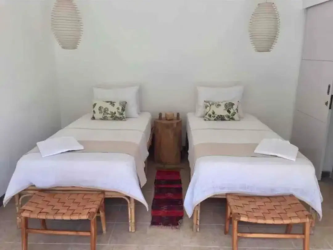 3 BEDROOMS RICE FIELD VIEW VILLA LUXURY MODERN STYLE SECURE LIVING LOCATION PRIME AND STRATEGIC AT BATUBOLONG CANGGU - Image 2 of 10
