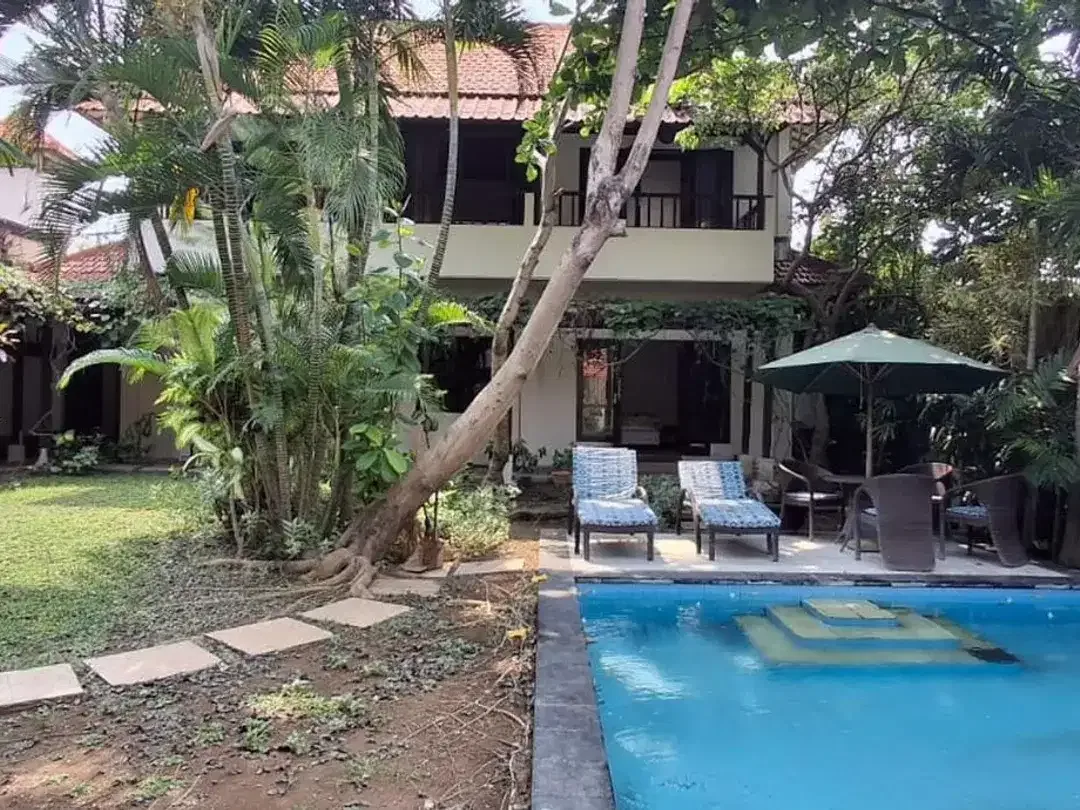 Tanah bonus villa 4 bedroom Dijual, di Umalas - Image 1 of 6