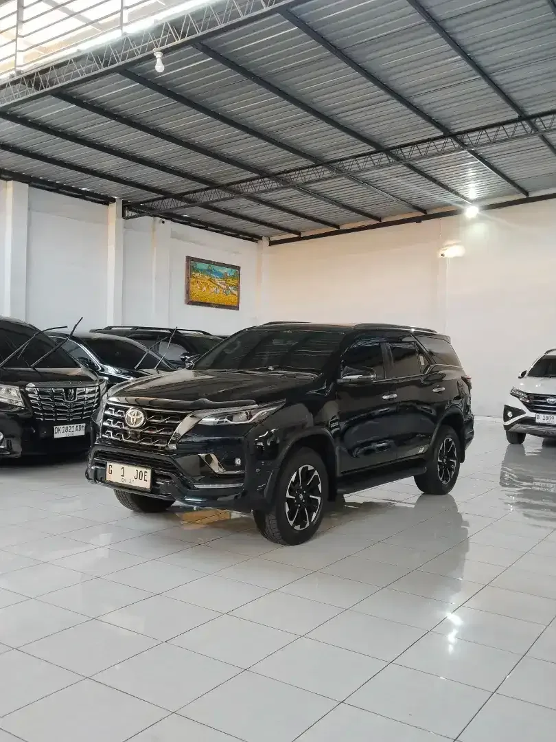 FORTUNER VRZ GR SPORT 2.8 CC TERIMA ATAS NAMA - Image 1 of 9