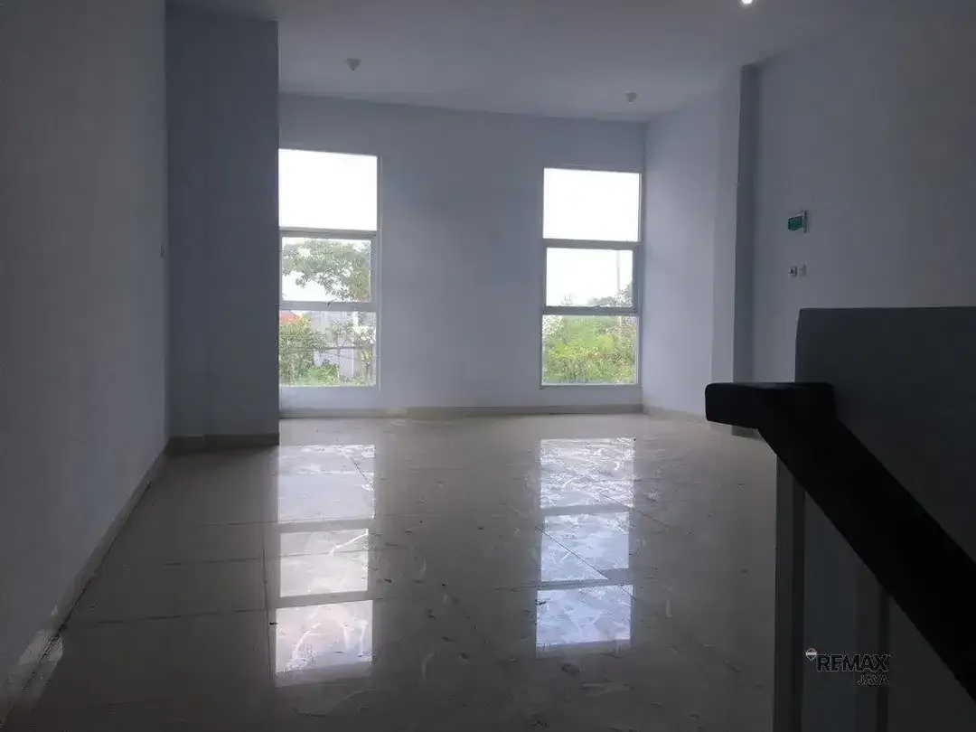 Ruko Premium 3 Lantai Disewakan di Sunset Road, Kuta Area - Image 4 of 5