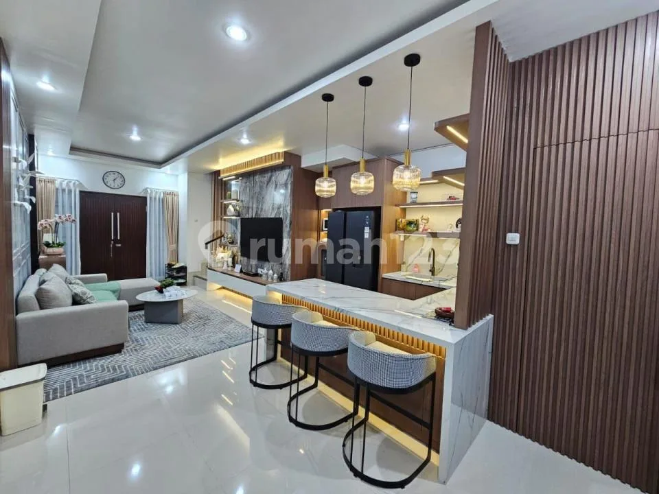 Rumah 2 Lantai Full Furnished Lokasi Penatih Dekat Living World - Image 3 of 4