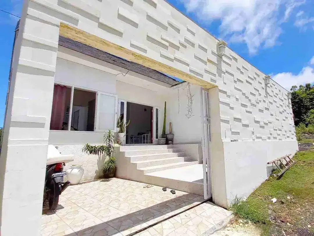 Dijual villa lokasi  Jalan Pura Masuka Gg. Camp Ungasan Badung - Bali.

Lokasi tenang dengan lingkungan villa - villa mewah dan dekat dengan Pantai Melasti - Image 2 of 10