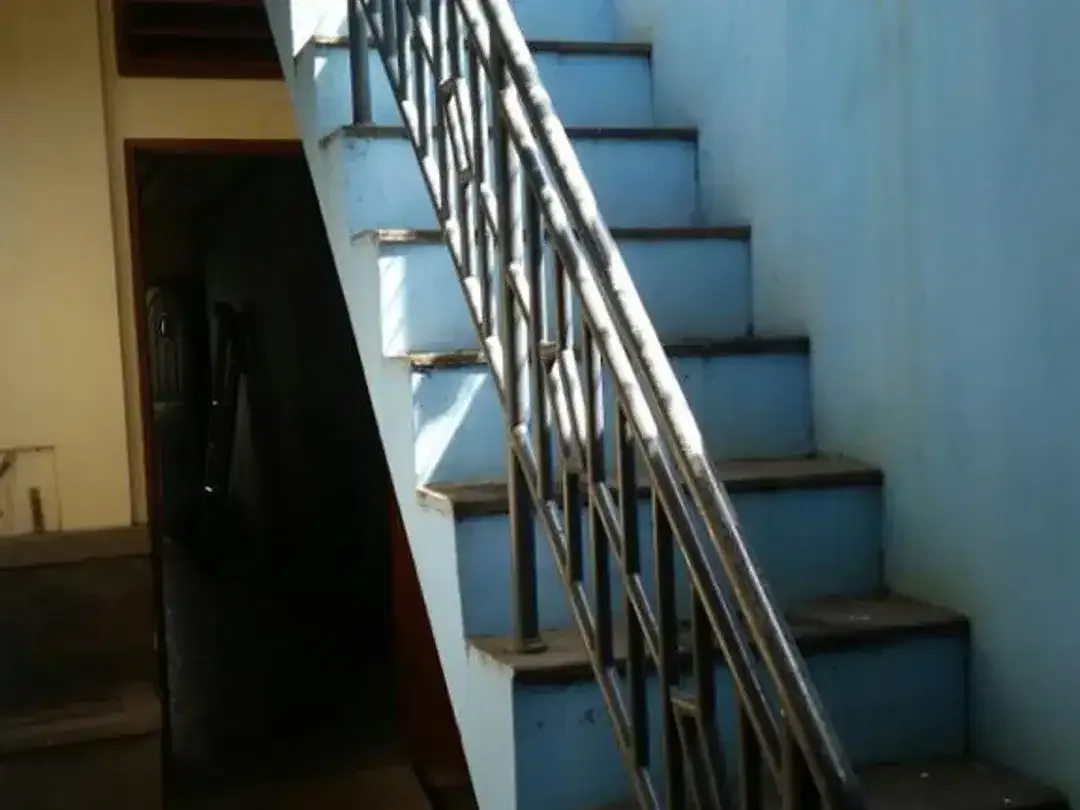 DI JUAL RUMAH DAN KANTOR COCOK UNTUK USAHAN PUSAT KOTA DENPASAR BALI - Image 4 of 5