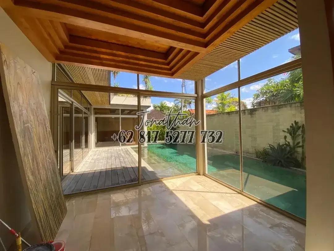 Dijual Villa Mewah Modern 4 Kamar SHM di Kesari Sanur Beach Denpasar Bali - VSMEK - Image 9 of 10