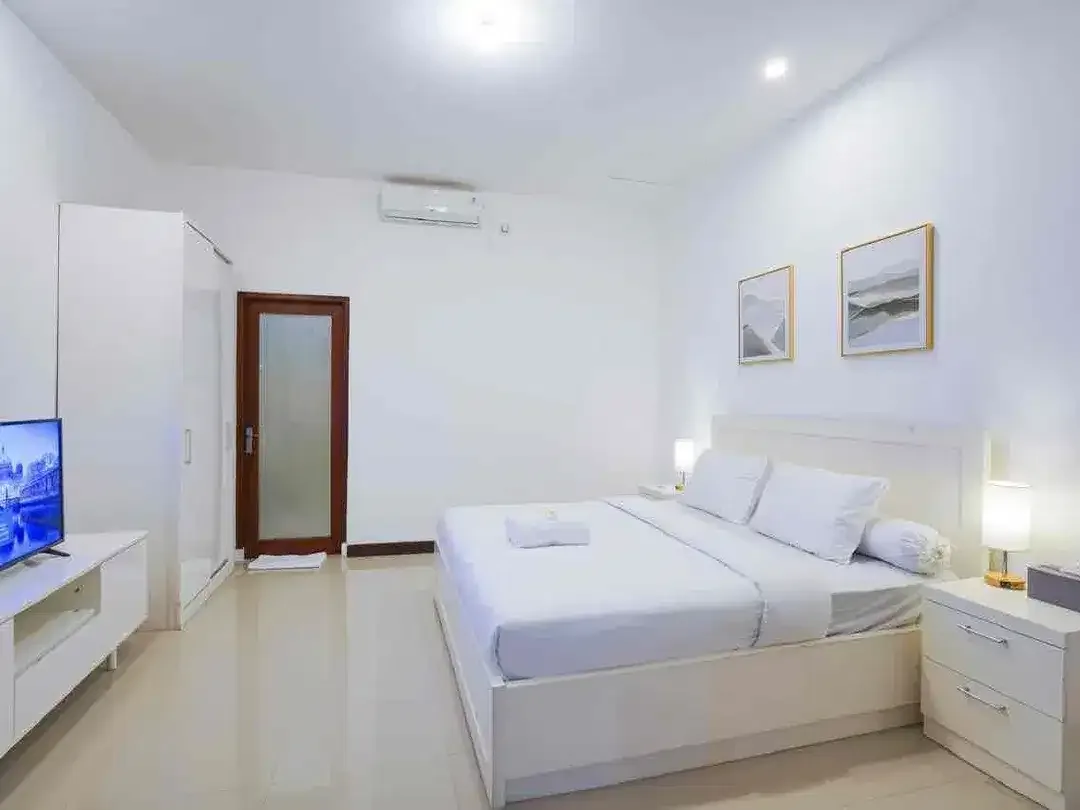 Villa Nyaman 3 Bedroom Seminyak Lokasi Strategis - Image 4 of 10