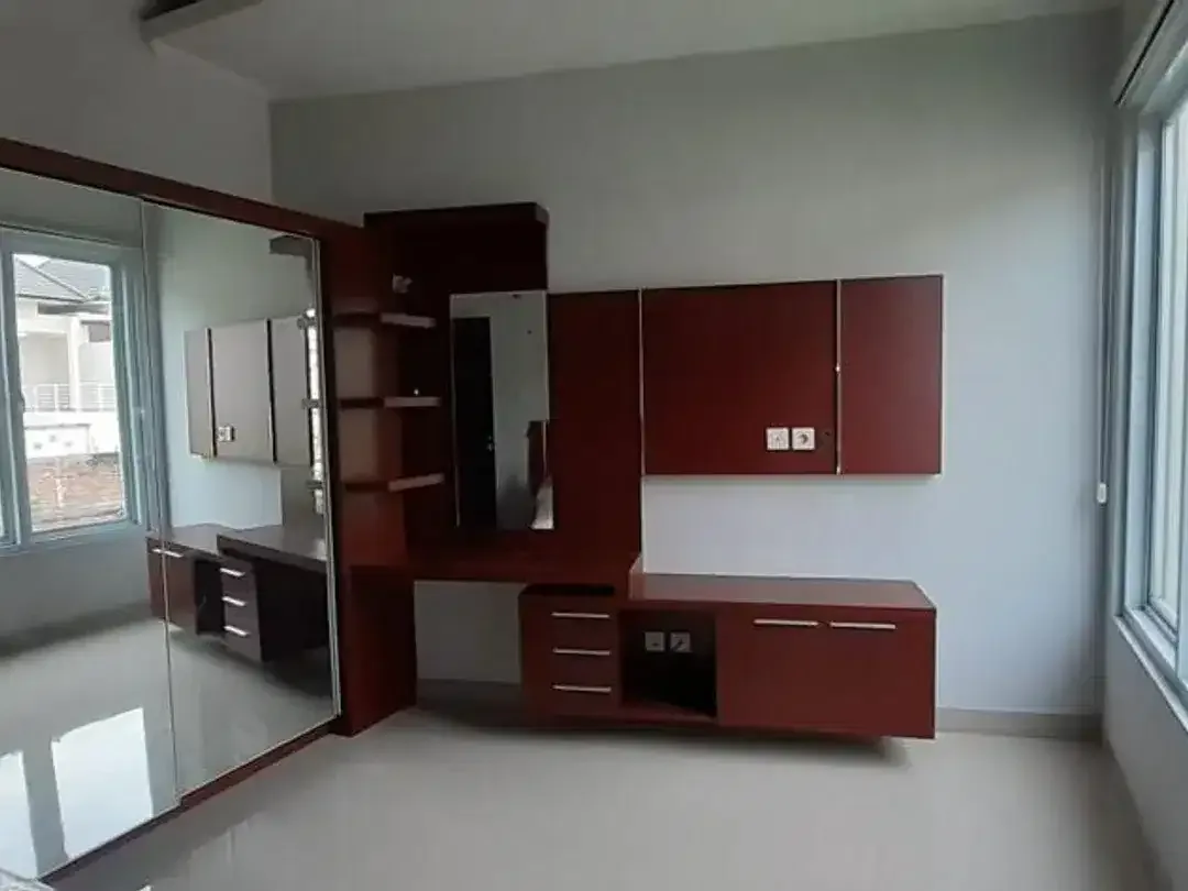 Dijual Rumah 2 Lantai Modern di Green Imperial Putra Residence, Cokroaminoto Denpasar – 4 Kamar Tidur, SHM - Image 2 of 10