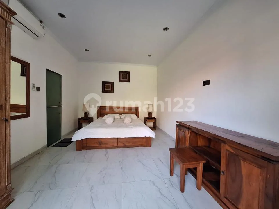 Rumah Cantik Nyaman di Dekat Canggu Kerobokan - Image 1 of 4