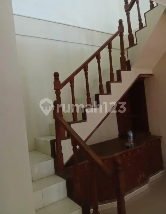 Rumah 2 Lantai 3 Kamar Tidur - Denpasar Selatan - Image 4 of 4