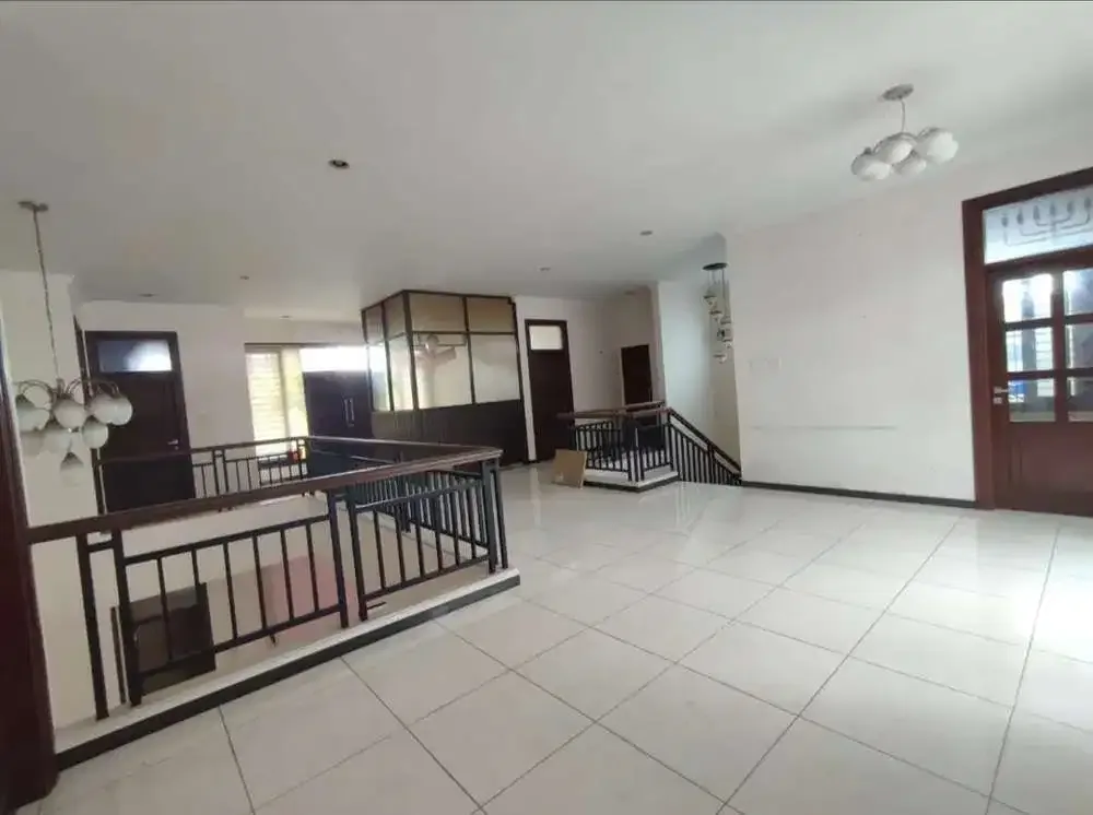 Jual rumah BESAR dan MEWAH, luas 4are di gatsu tengah kota Denpasar - Image 8 of 10