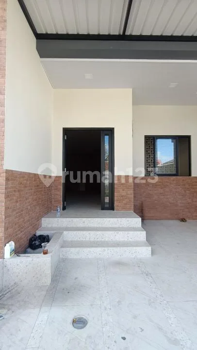 Sewa Rumah Baru-Onegate System Kerobokan - Image 3 of 4