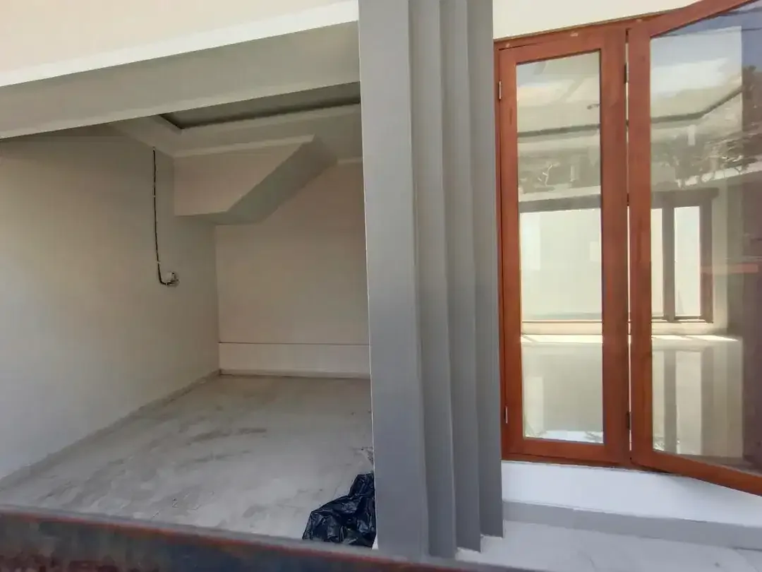 RUMAH BARU, 2 LANTAI DIJUAL DI KESIMAN, DENPASAR TIMUR – 3 KT - Image 2 of 3