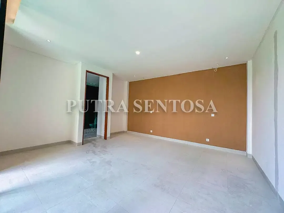 VILLA CANGGU BRAND NEW MODERN FOR SALE FREEHOLD - Image 6 of 10