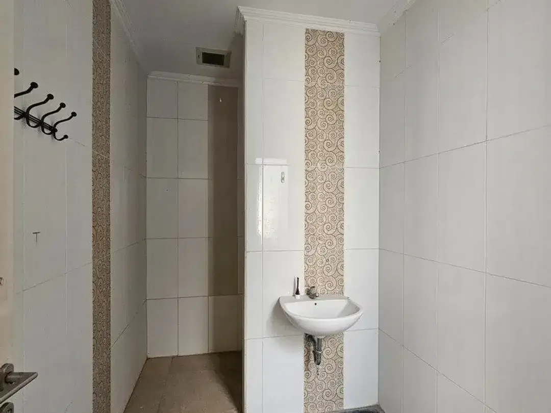 Rumah Modern 3+1 Bedroom Dijual, di Area Denpasar Selatan - Image 5 of 10