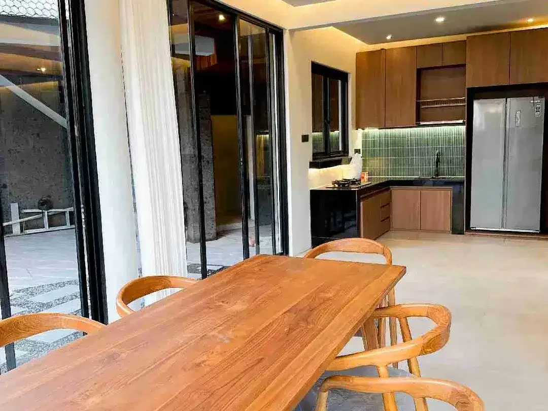 Jual Villa 1lt Furbished area Lokasi Jl Raya Canggu lingkungan Strstegis untuk Hunian / Investasi - Image 5 of 10