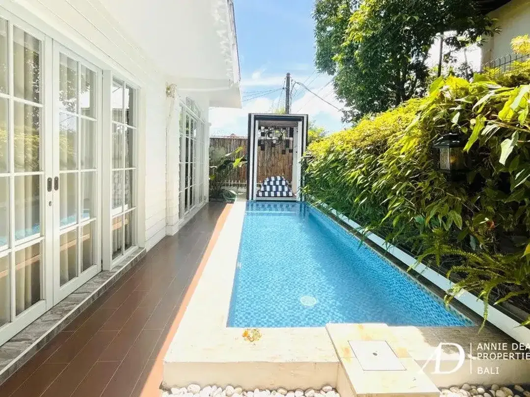 LEASEHOLD | COLONIAL STYLE 3-BED VILLA IN CANGGU - Image 1 of 10