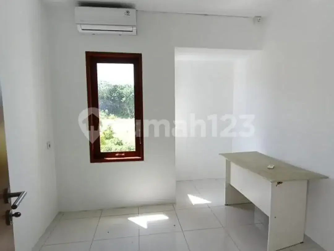 Villa Sejuk dan Tenang Cocok untuk Hunian Bersama Keluarga - Image 6 of 10