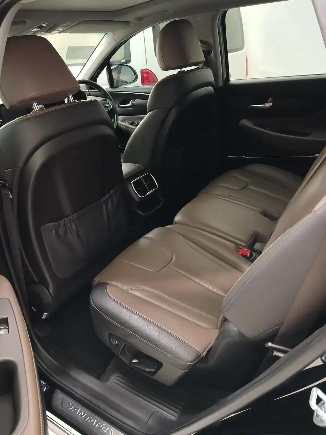 Hyundai Grand Santa Fe 2019 Hitam A/T 2.2cc - Image 3 of 7
