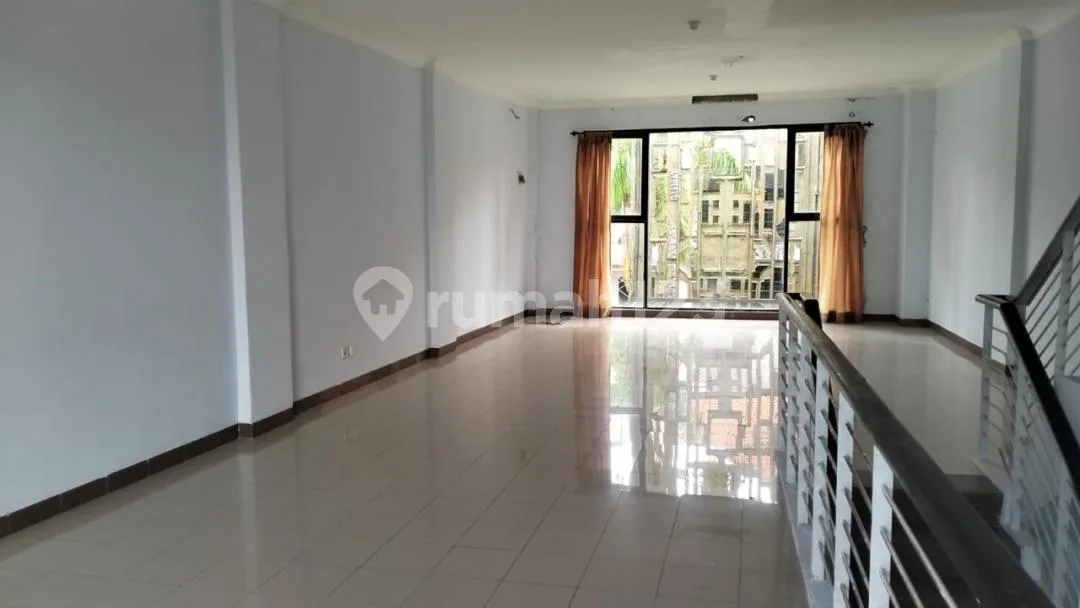 Ruko Murah Strategis 3 Lantai Istana Kuta Galeria Bali - Image 4 of 4