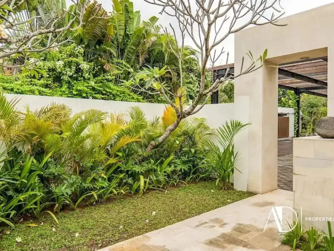 FREEHOLD/LEASEHOLD | FULLY FURNISHED 2-BEDROOM VILLA IN PRIME SEMINYAK - Image 4 of 10
