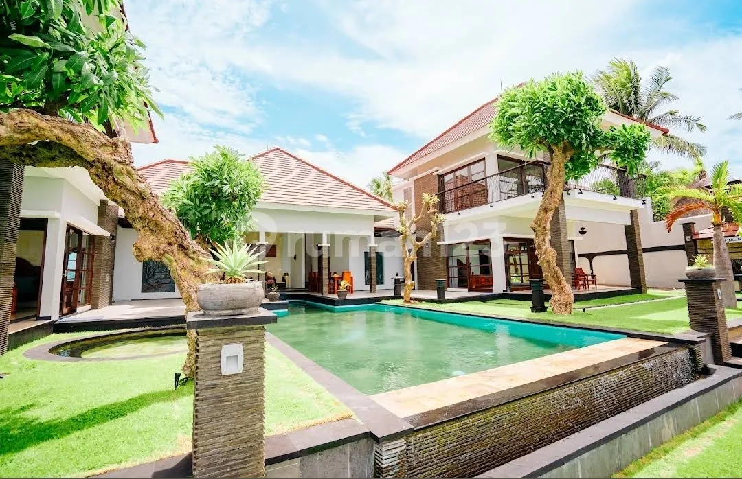 Beachfront Villa Very Elegan 5 Kamar Tidur Kubutambahan Buleleng - Image 3 of 4