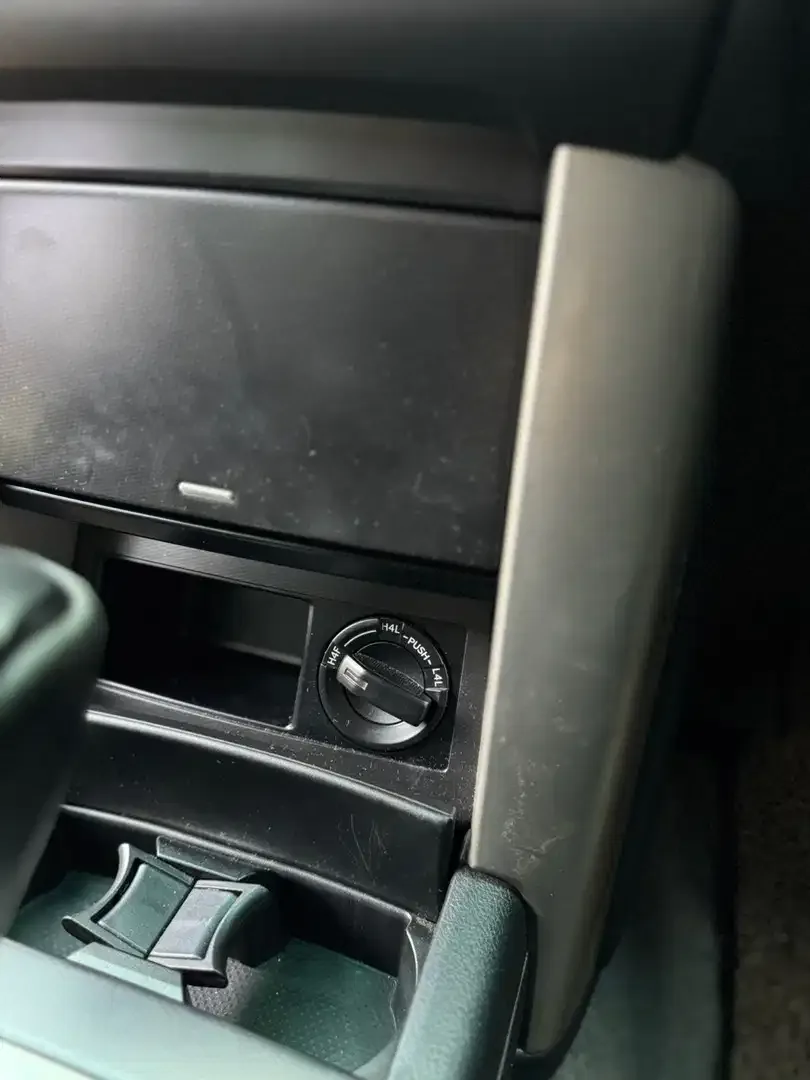 Toyota Land Cruiser 2013 Bensin - Image 6 of 10