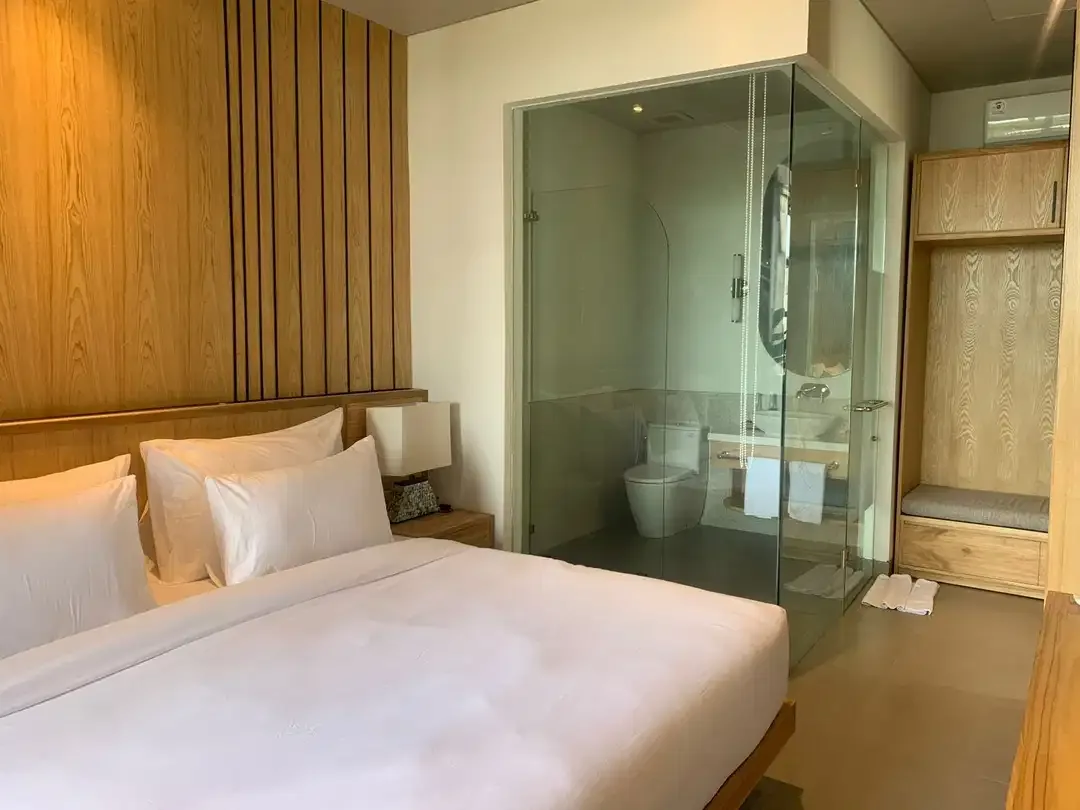 BRAND NEW 3 BR FULL FURNISHED VILLA IN CENTER BATUBOLONG CANGGU - Image 6 of 8