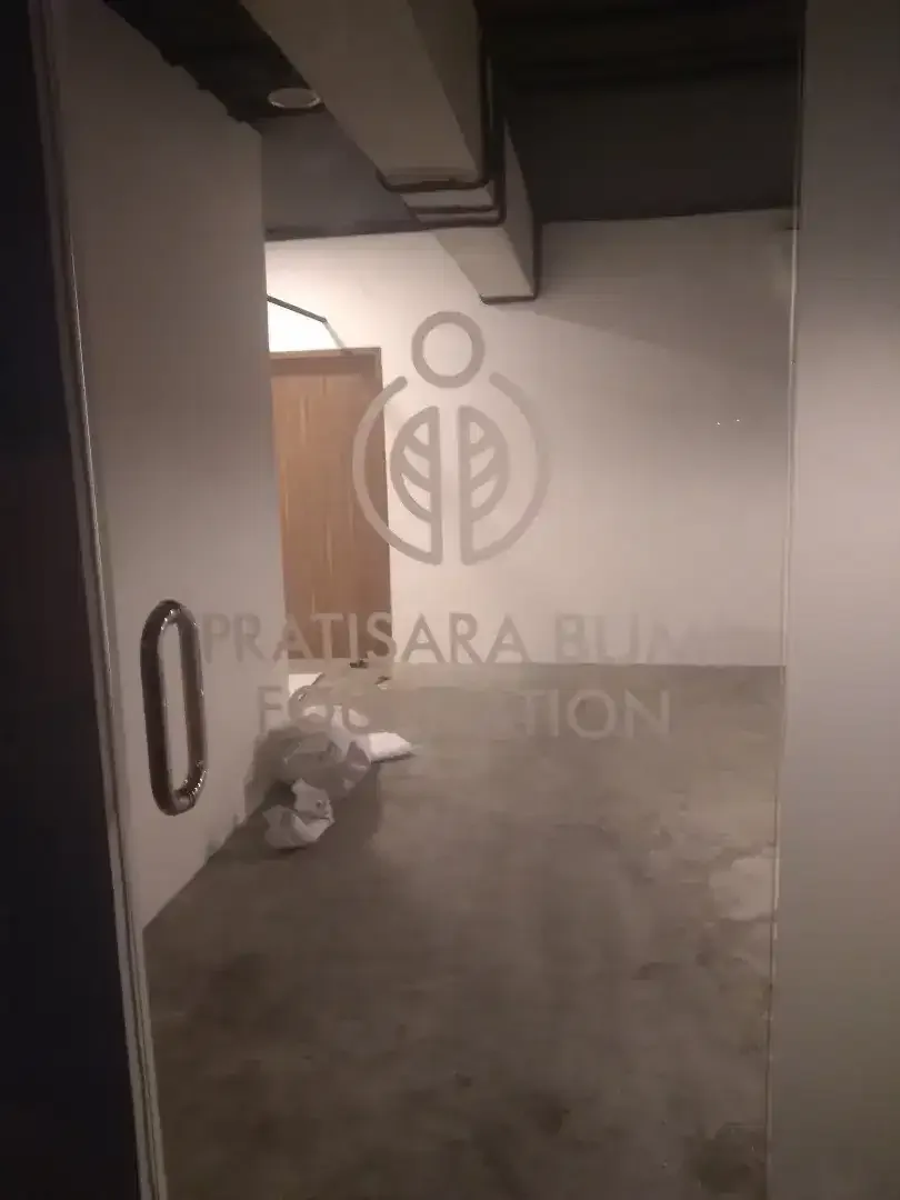 Logo usaha membantu bisnis kantor dg stiker sanblas ada kaca film - Image 1 of 1