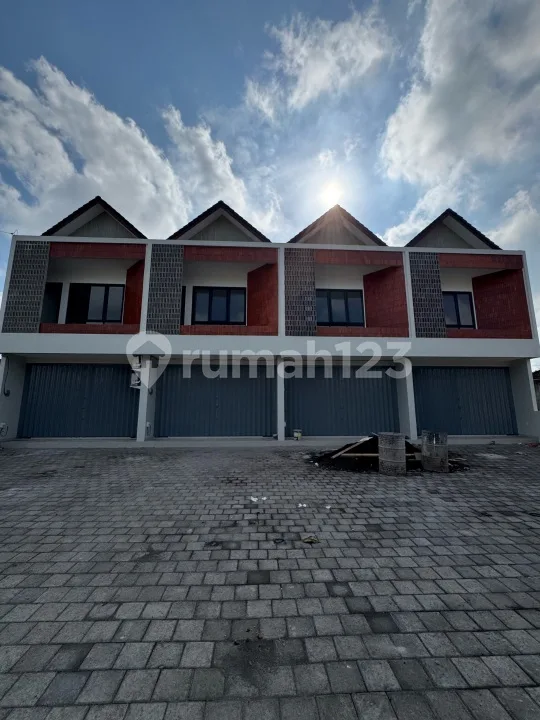 For Sale Ruko Baru Siap Huni Denpasar Utara Cocok untuk Usaha dan Kantor, Semi Furnished - Image 4 of 4