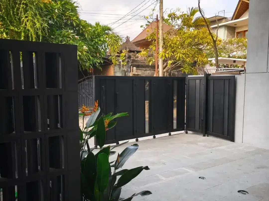 HUNIAN SEMI VILLA SANGAT STARTEGIS 3BR PRIVAT POOL NEAR SEMINYAK BALI - Image 2 of 10