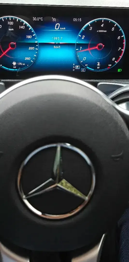 mercedes benz GLB200 thn 2022 - Image 3 of 4
