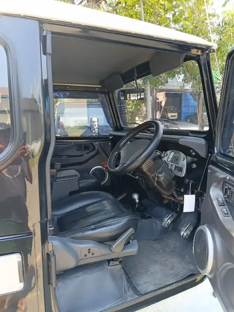 Toyota LandCruiser Hardtop Mesin 3B 4x4 Diesel BJ40 1983 Hitam - Image 8 of 10