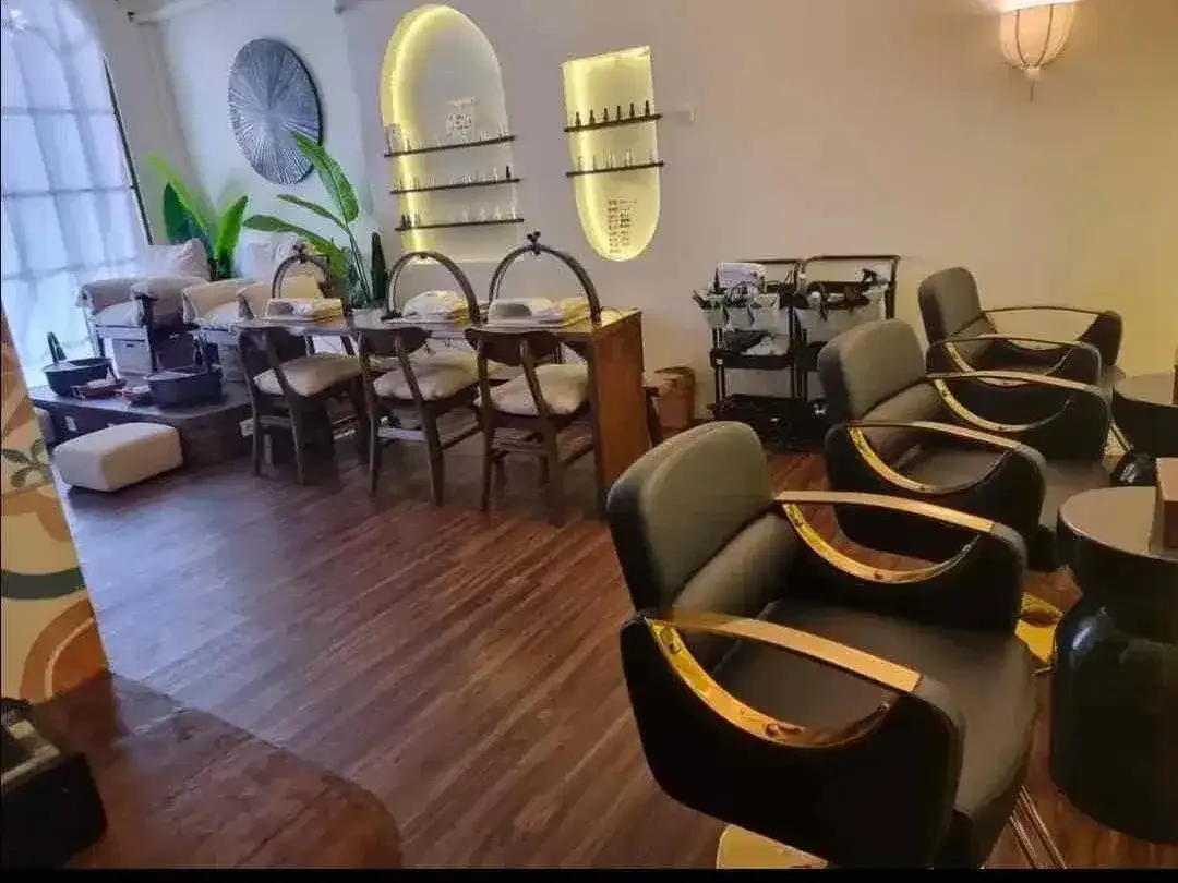 SEWA ruko furnished  SIAP PAKAI LANTAI 2 KEROBOKAN - COCOK SALON SPA - Image 1 of 8