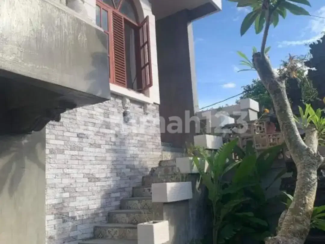 Rumah Baru Tiga Lantai di Kawasan Premium Denpasar Barat - Image 5 of 10