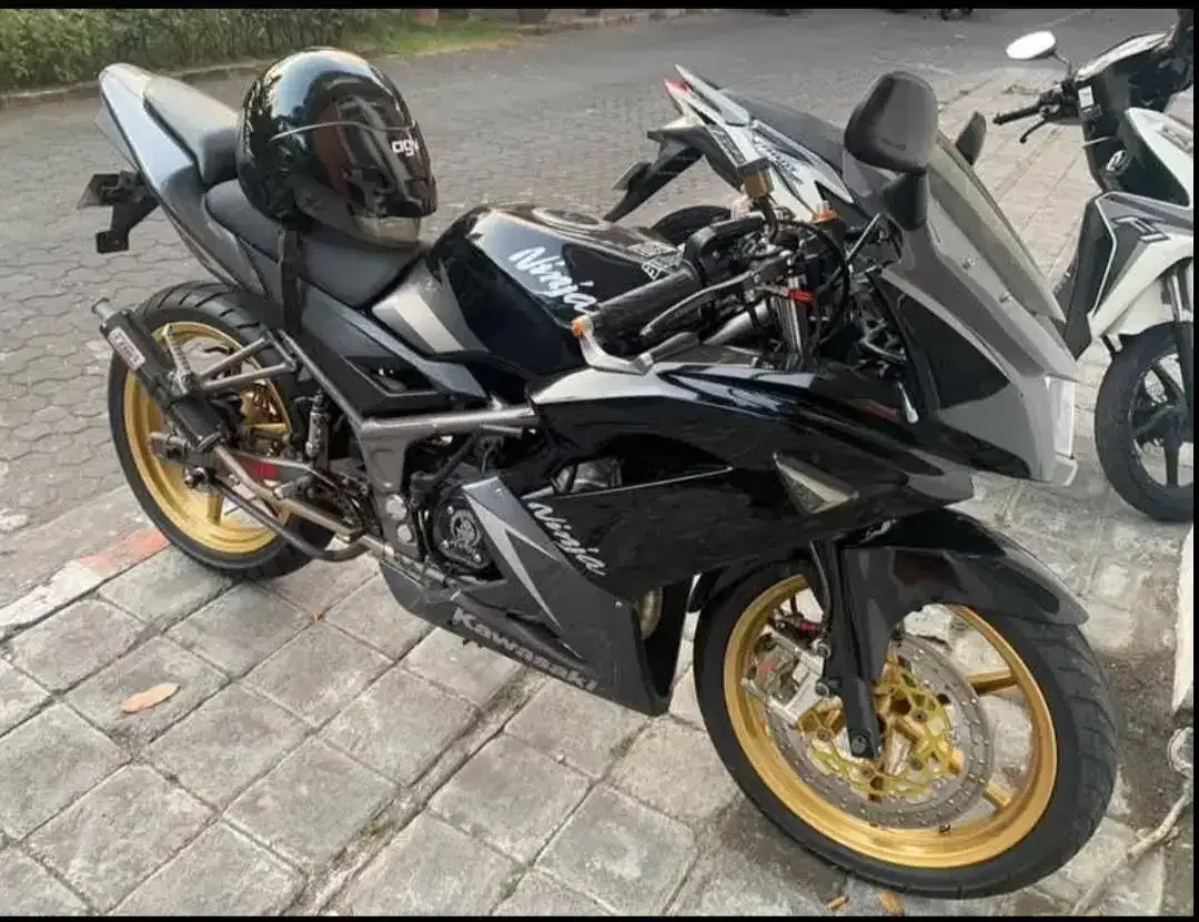Kawasaki ninja 2tak - Image 8 of 8