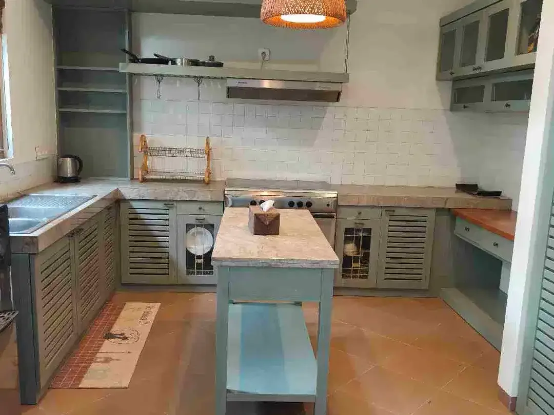 Villa 3 Kamar fully furnished nyaman lokasi strategis dekat ke pantai - Image 2 of 10