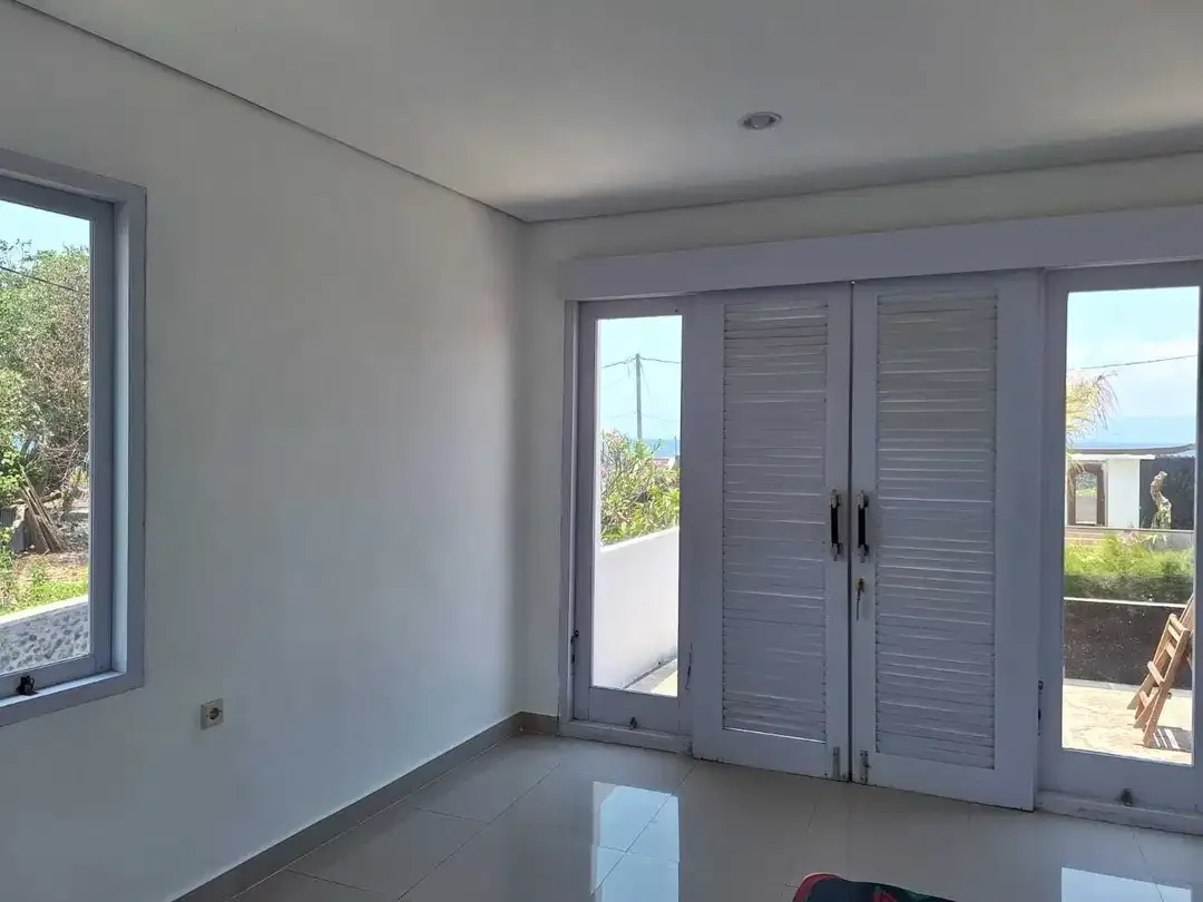 FREEHOLD VILLA PINGGIR PANTAI KUSAMBA KLUNGKUNG BALI - Image 8 of 10