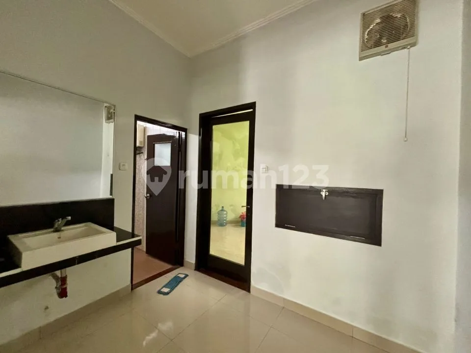 MINIMALIST HOME IN STRATEGIC KEROBOKAN AREA NEAR CANGGU AND SEMINYAK BALI - Image 3 of 4