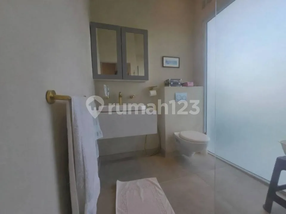 Villa Lengkap Pool 2 Lantai Dekat Pantai di Padonan, Canggu - Image 2 of 4