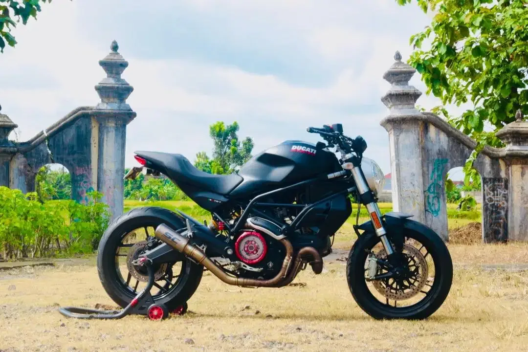 Ducati Monster 797 ABS, Z900, Z1000, CB1000R, ZX10R, MT-09 - Image 2 of 4