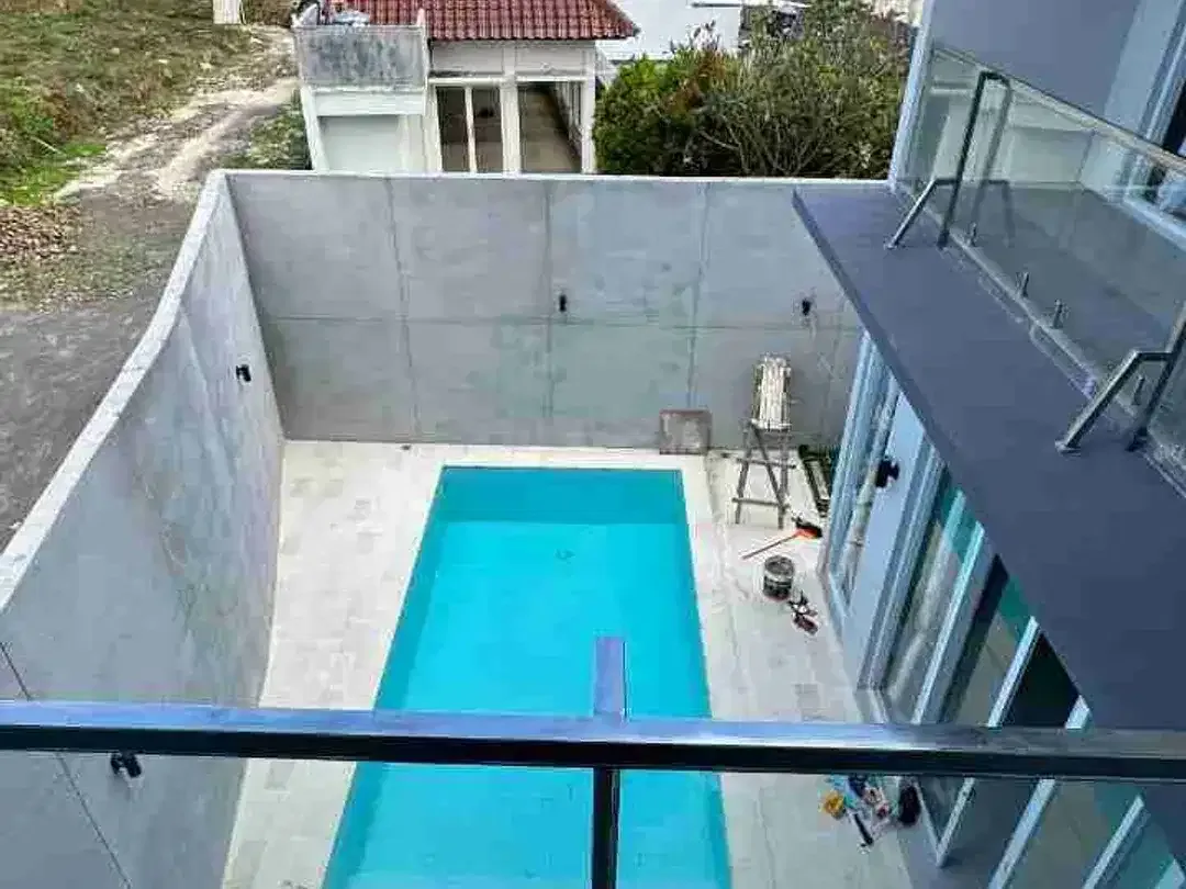 Jual Villa Modern 2lt Semifurnished lokasi Jl Raya Kerobokan dekat canggu area Investasi.i - Image 10 of 10