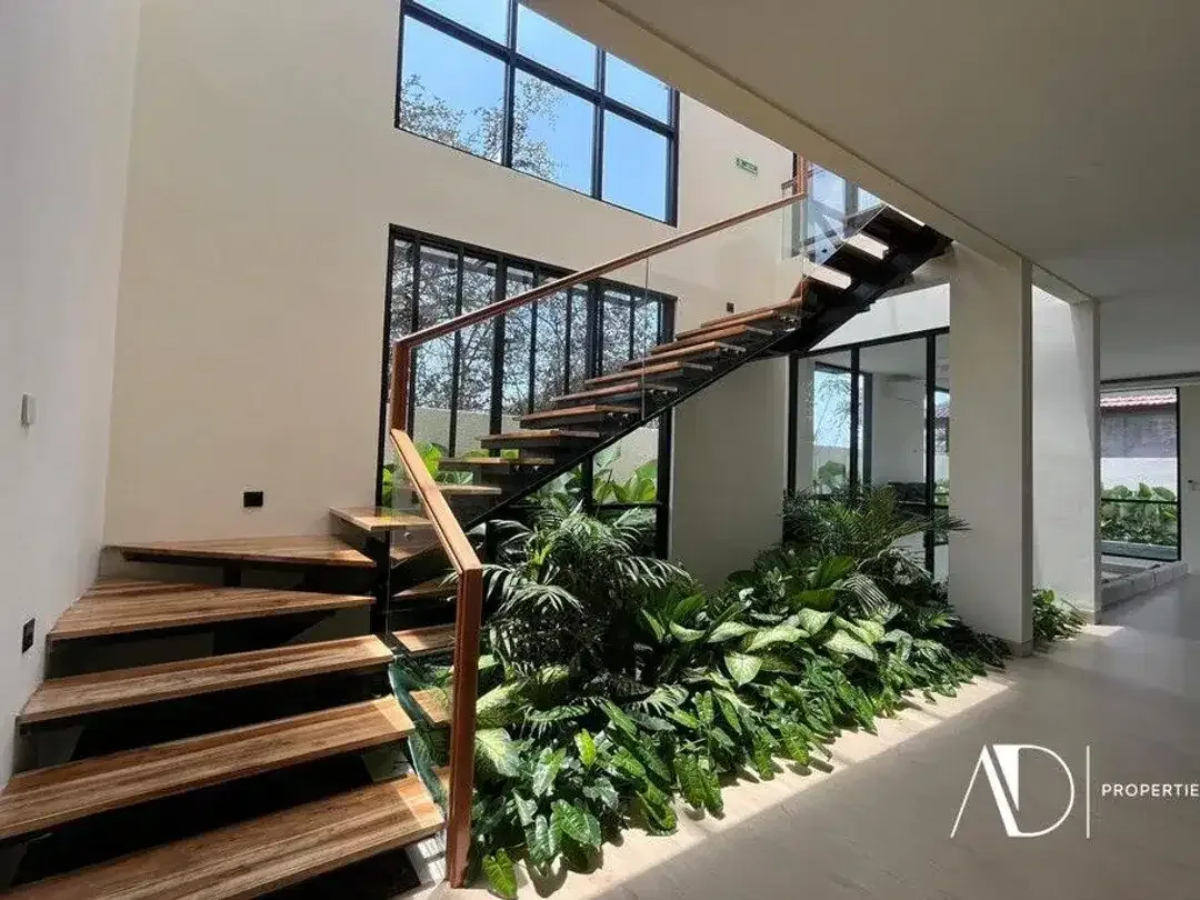 FREEHOLD & LEASEHOLD | MODERN VILLA IN UNGASAN - Image 4 of 10