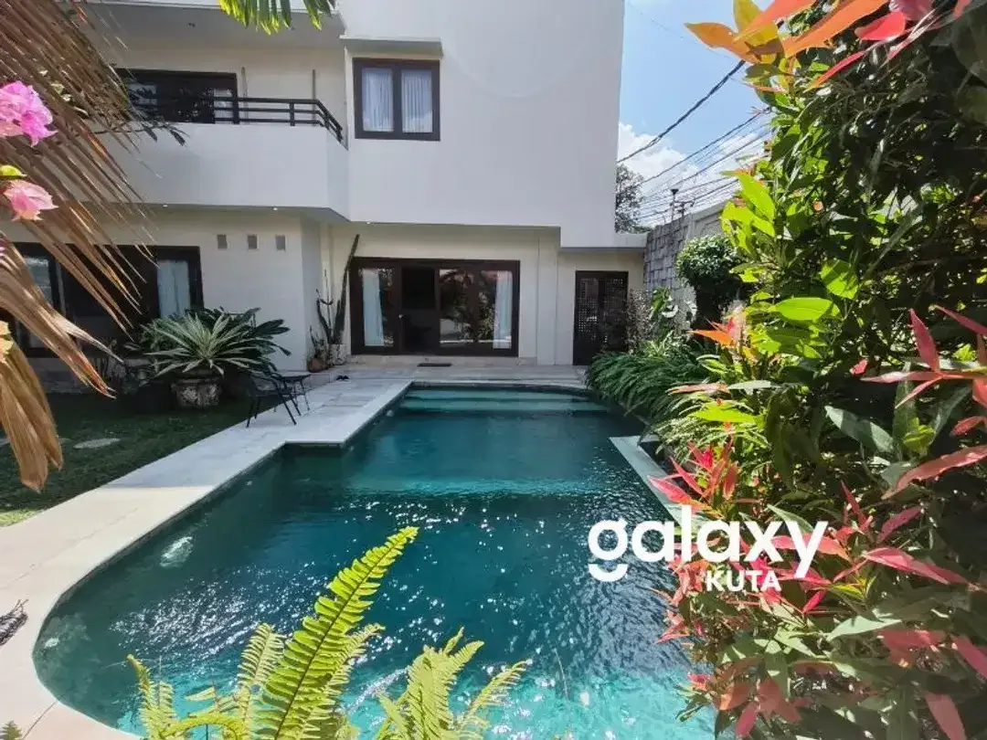 DISEWAKAN VILLA CANTIK DI PETITENGET DEKAT PANTAI BATU BELIG BADUNG - Image 1 of 10