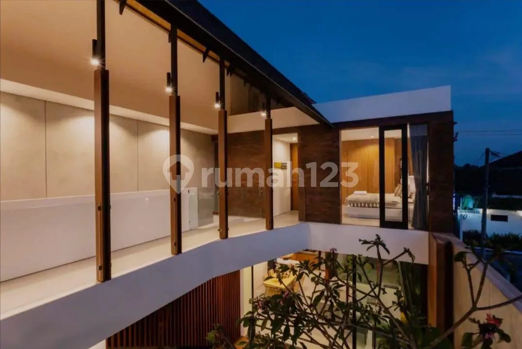 Luxury Villa Prime Lokasi 4 Bedroom di Canggu 5 Menit ke Pantai - Image 2 of 4