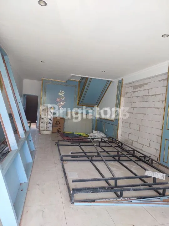 Dijual.disewakan Ruko Cantik 3 Lantai Strategis JÌalan Mahendradata Denpasar Bali - Image 3 of 4