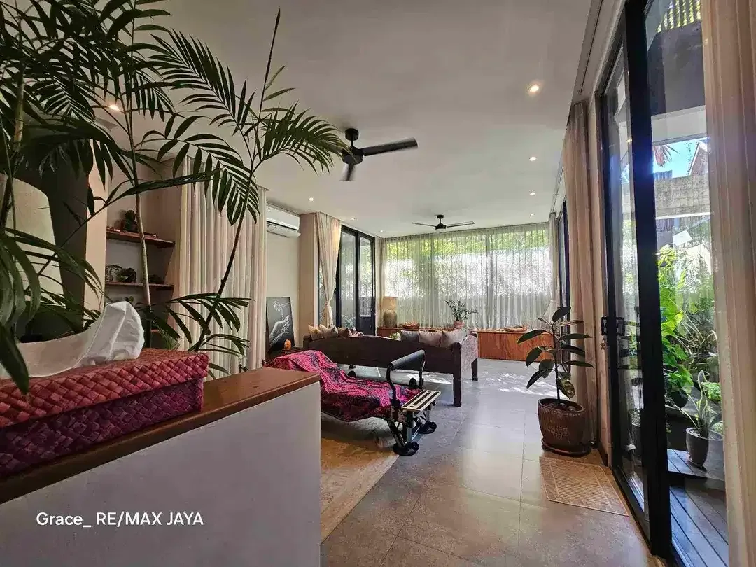 Rumah Modern Premium di Area Gatsu Timur Denpasar, dekat Mall Living World - Image 1 of 10